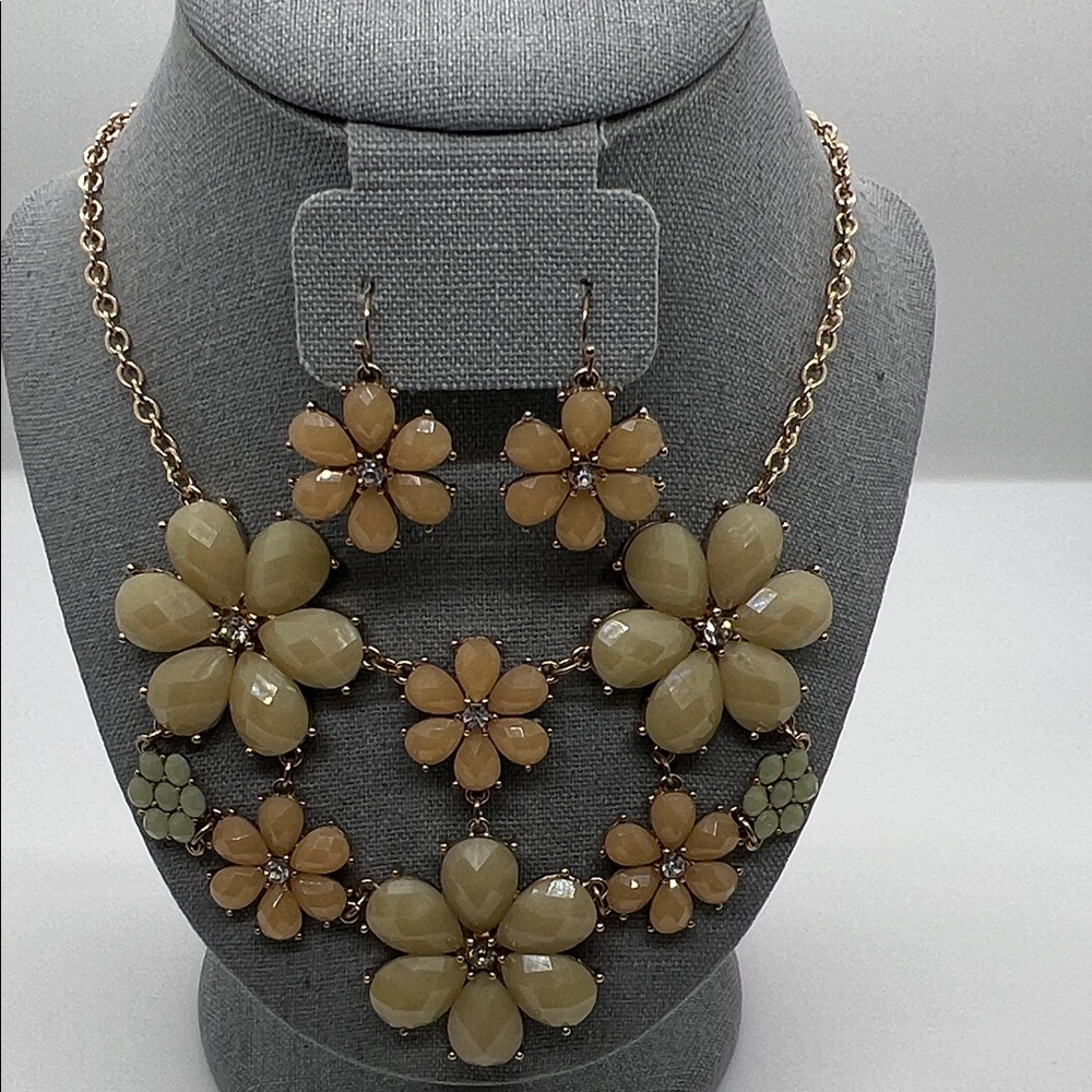 Charming Charlie Never Worn Statement Floral Necklace and Earring Set